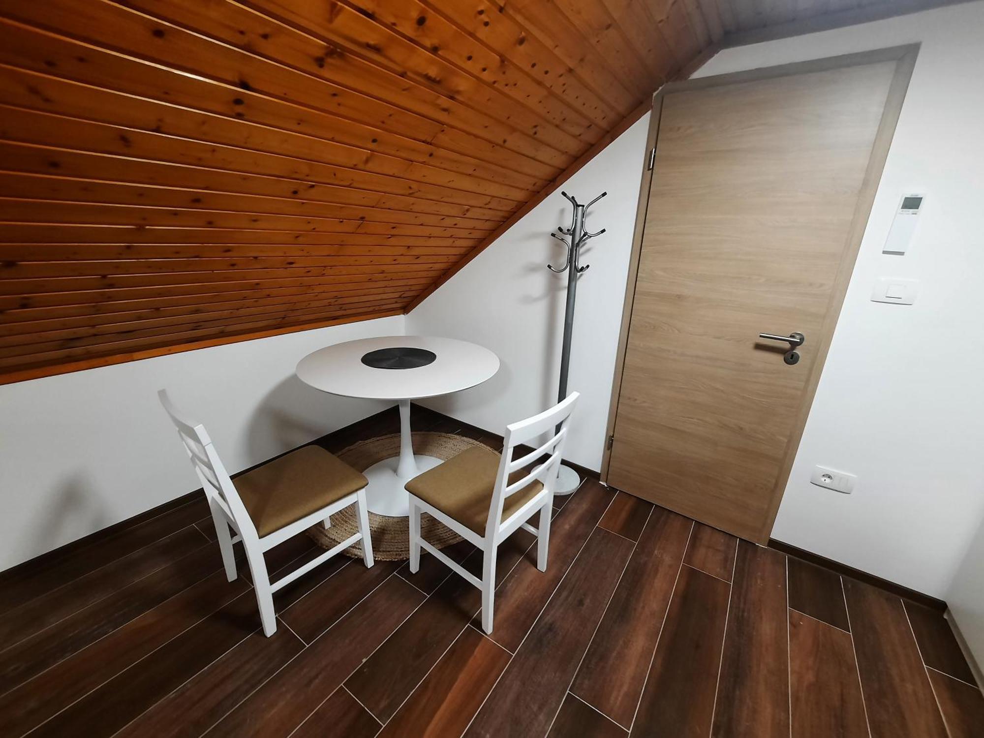 Gostisce Jezero Bed and Breakfast Medvode Rum bild
