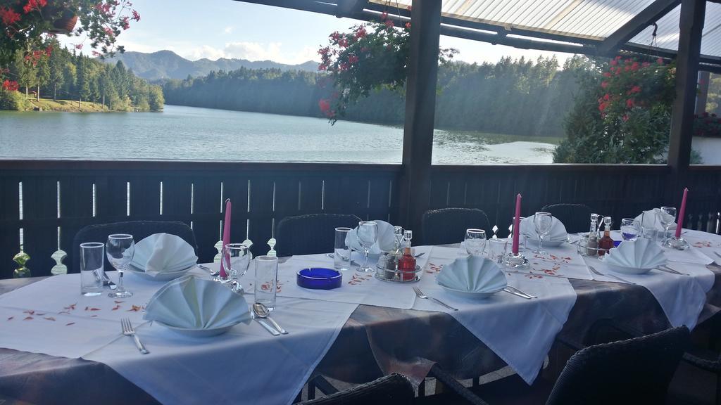 Gostisce Jezero Bed and Breakfast Medvode Exteriör bild