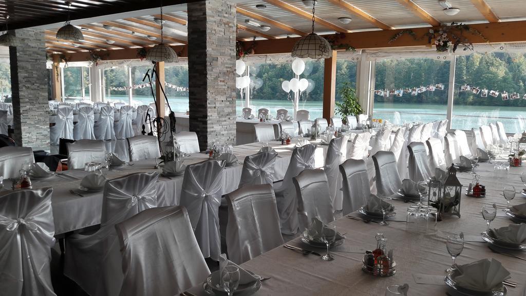 Gostisce Jezero Bed and Breakfast Medvode Exteriör bild