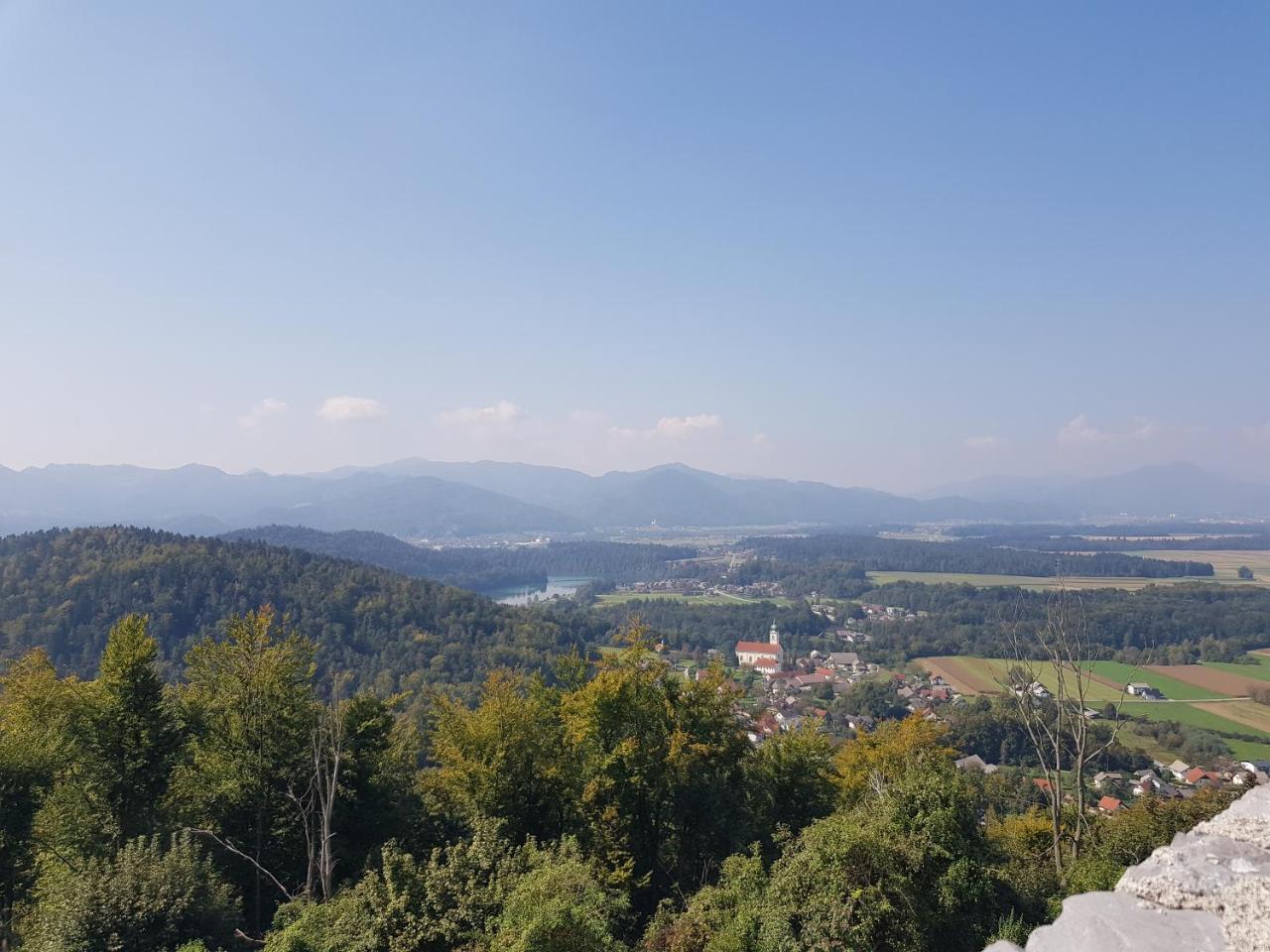 Gostisce Jezero Bed and Breakfast Medvode Exteriör bild